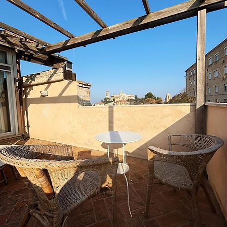Domus Mirabilis Homestay Ancona Exterior foto